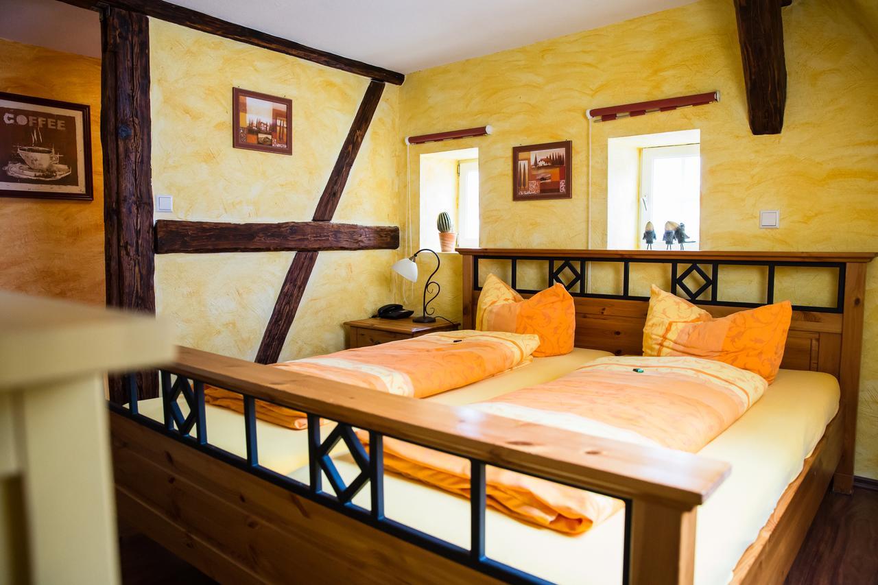 Landhotel Im Hexenwinkel Wiernsheim Exteriér fotografie